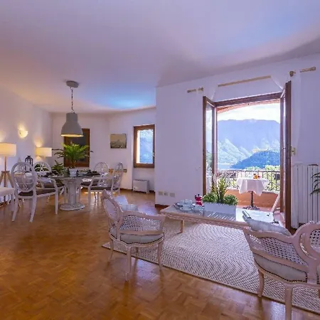 Daire Lake Como Apartment. Pool, Tennis, Walk To Lake