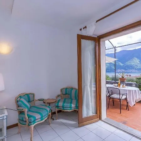 Lake Como Apartment. Pool, Tennis, Walk To Lake Daire